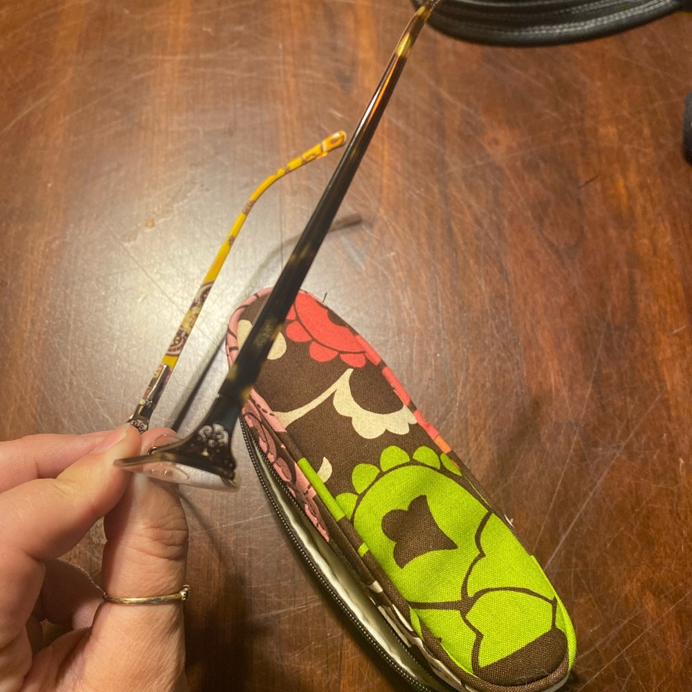 Vera Bradley Glasses and matching Case - Pink, Green, Brown - Picture 4 of 6